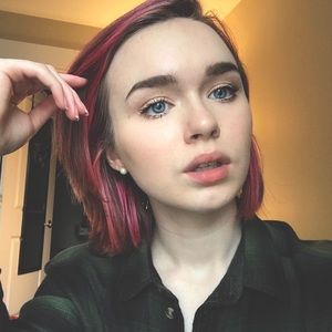 Meet your Posher, Abigail